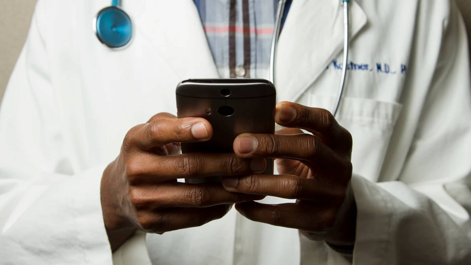 Healthcare & Life Sciences - Dollu solutions